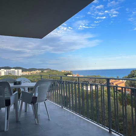Apartamento Con Terraza En La Playa De La Fosca Palamos Bagian luar foto