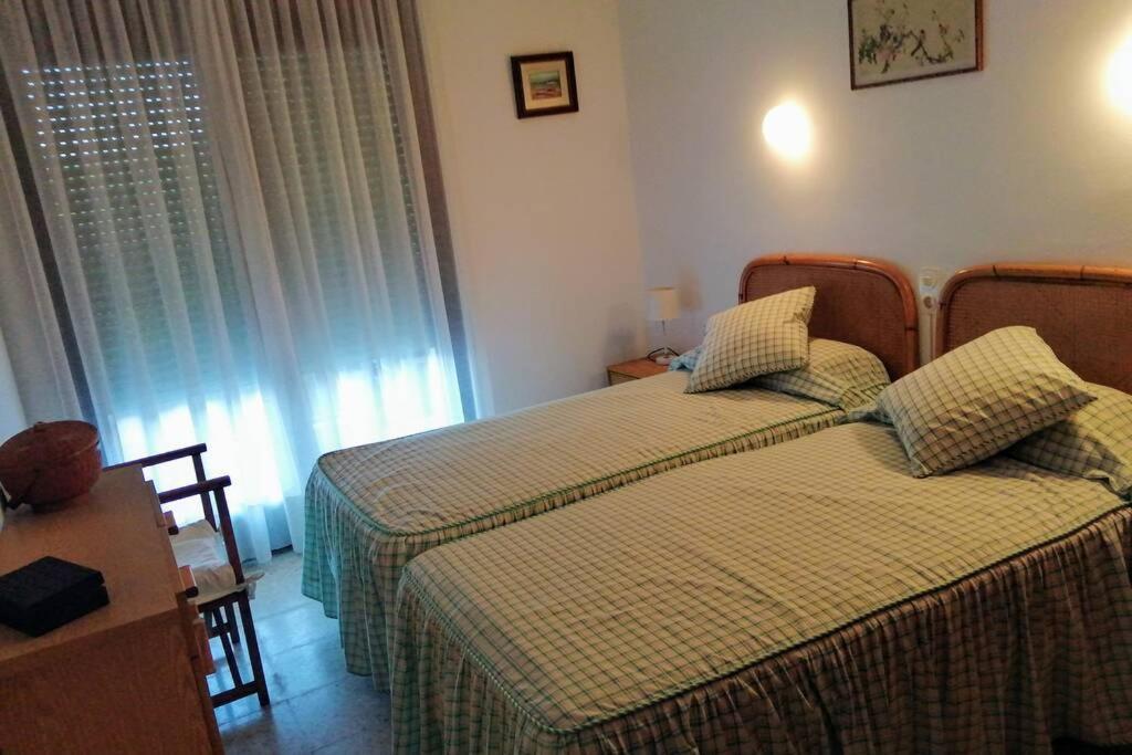 Apartamento Con Terraza En La Playa De La Fosca Palamos Bagian luar foto