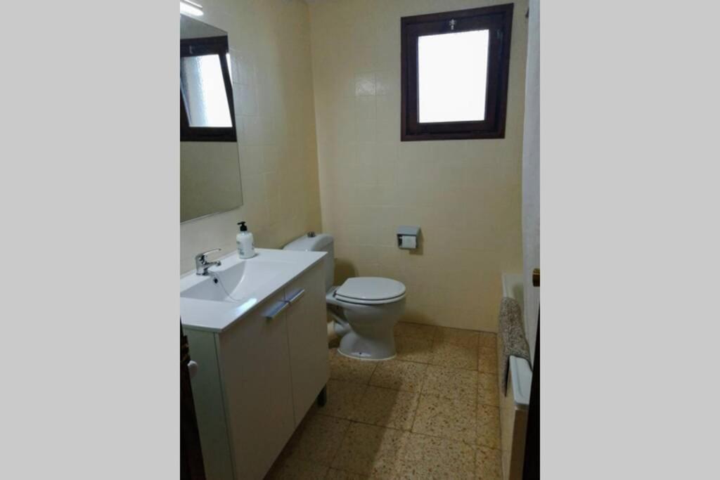 Apartamento Con Terraza En La Playa De La Fosca Palamos Bagian luar foto