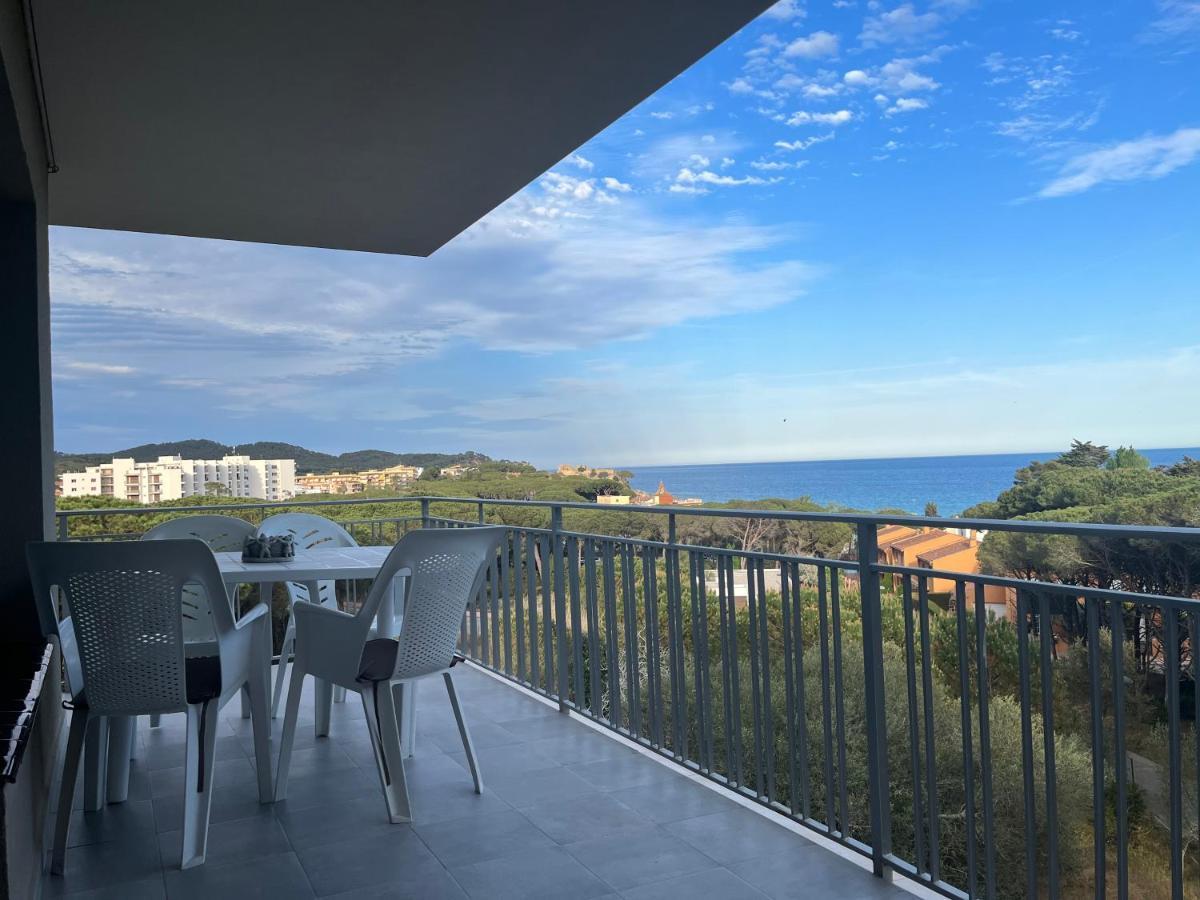 Apartamento Con Terraza En La Playa De La Fosca Palamos Bagian luar foto